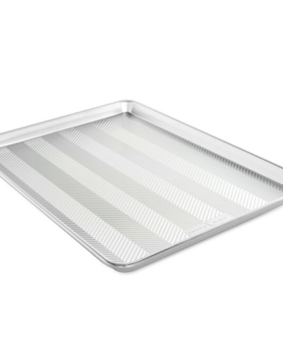 nordic-ware-prism-big-sheet-baking-pan_5f8957671abd3.jpeg